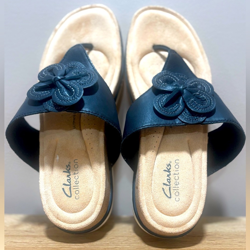 Clarks leather Brynn Style slip on  Black Floral Sandals size 8